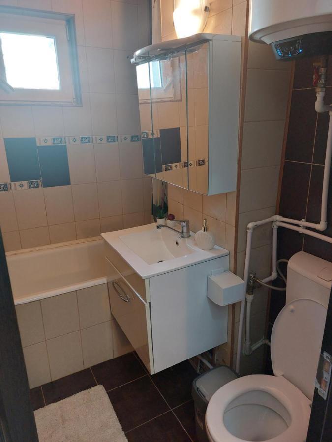 Apartament Central Renovat 3 Camere Bucharest Exterior photo