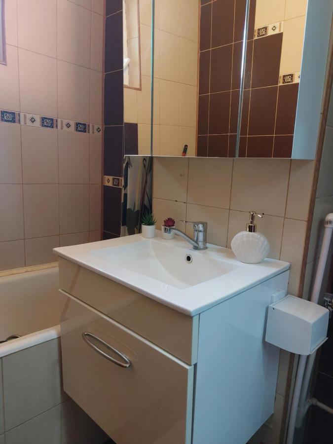 Apartament Central Renovat 3 Camere Bucharest Exterior photo